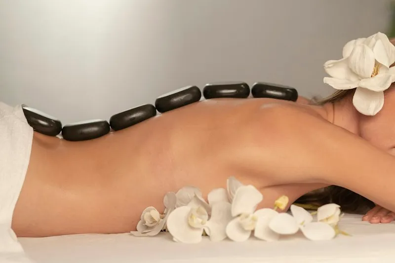 Ellvara Spa therapist performing a relaxing massage